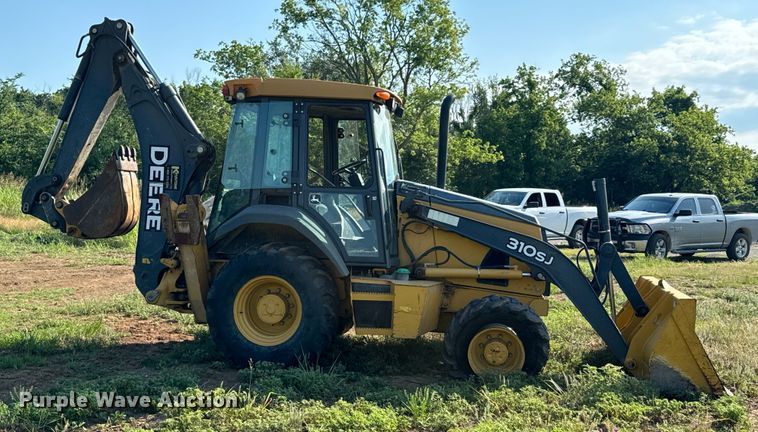 image for item DX0749 2008 John Deere 310SJ backhoe