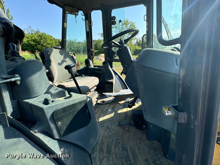 image for item DX0749 2008 John Deere 310SJ backhoe