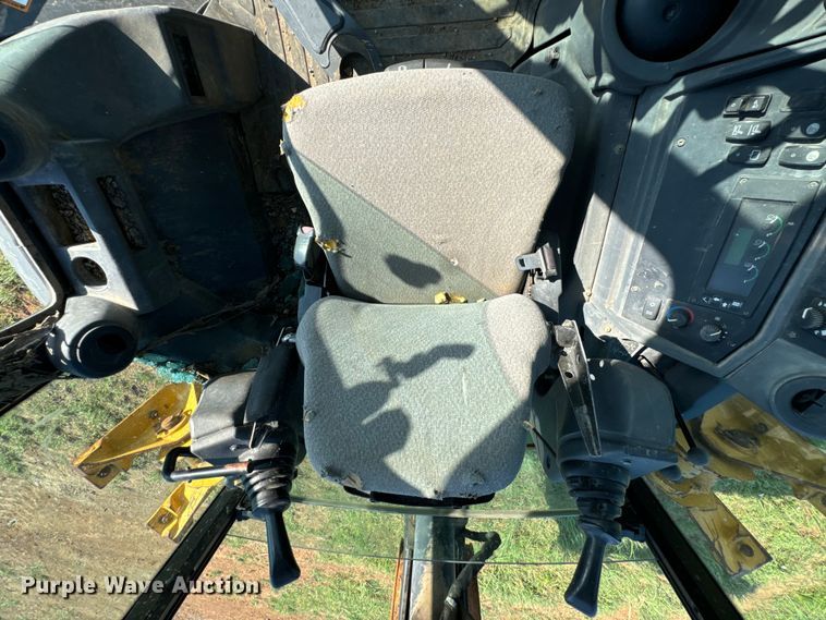 image for item DX0749 2008 John Deere 310SJ backhoe