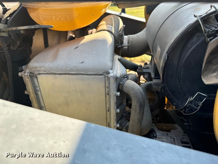 image for item DX0749 2008 John Deere 310SJ backhoe