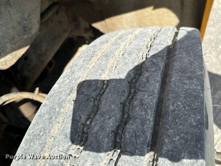 image for item DX0785 2001 Blue Bird B7 school bus