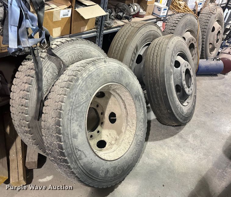 image for item DX0785 2001 Blue Bird B7 school bus