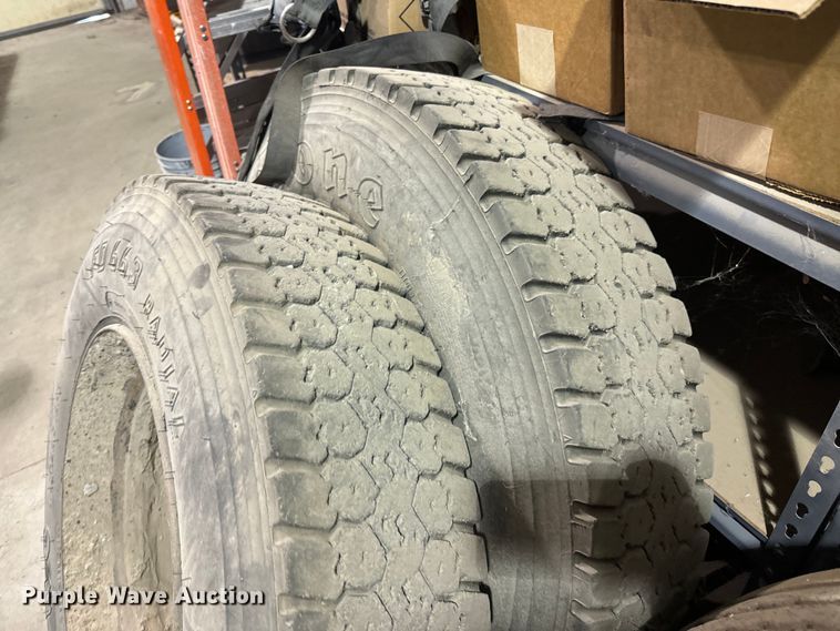 image for item DX0785 2001 Blue Bird B7 school bus