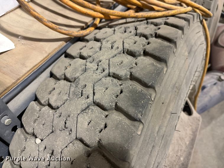 image for item DX0785 2001 Blue Bird B7 school bus