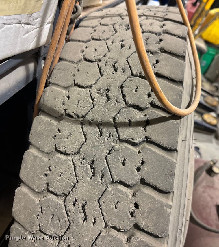 image for item DX0785 2001 Blue Bird B7 school bus