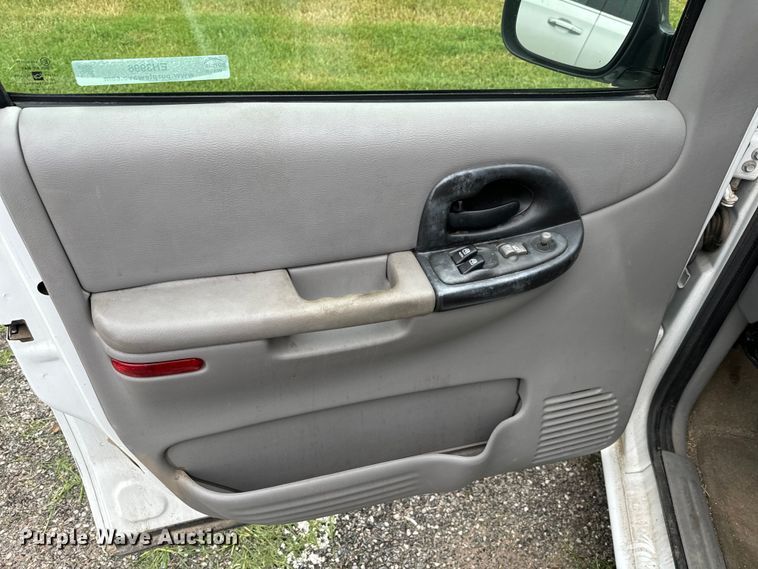 image for item EH3996 2004 Chevrolet  Venture van