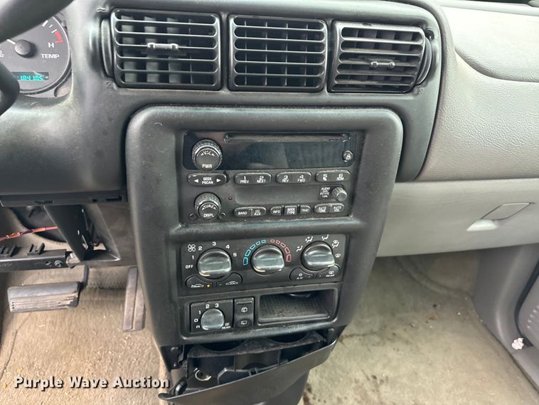 image for item EH3996 2004 Chevrolet  Venture van