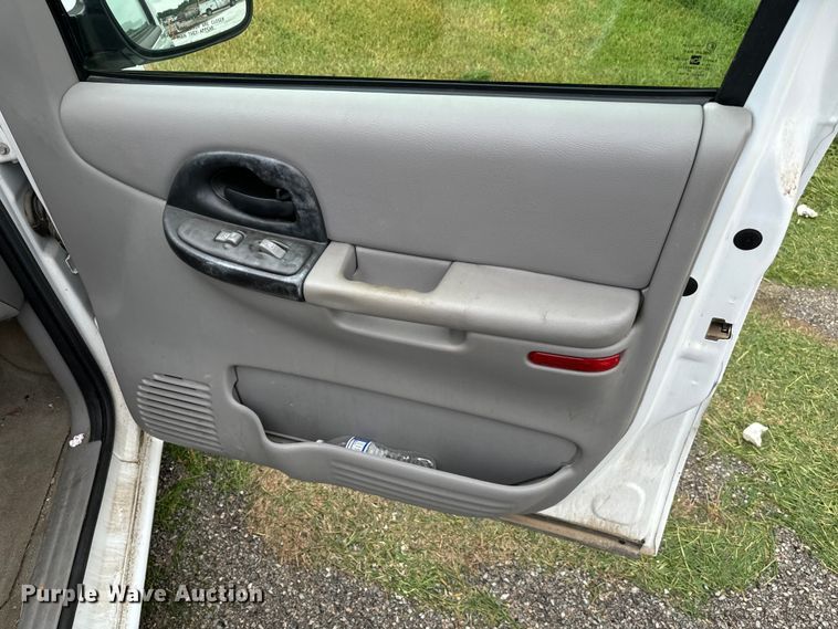 image for item EH3996 2004 Chevrolet  Venture van