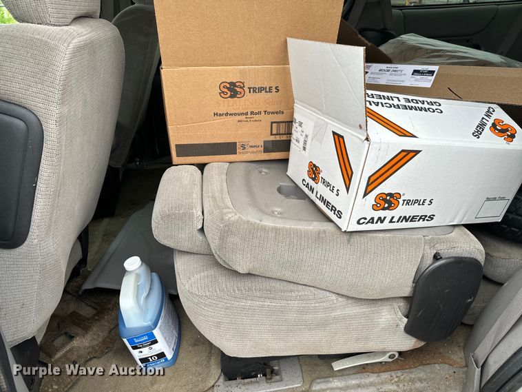 image for item EH3996 2004 Chevrolet  Venture van