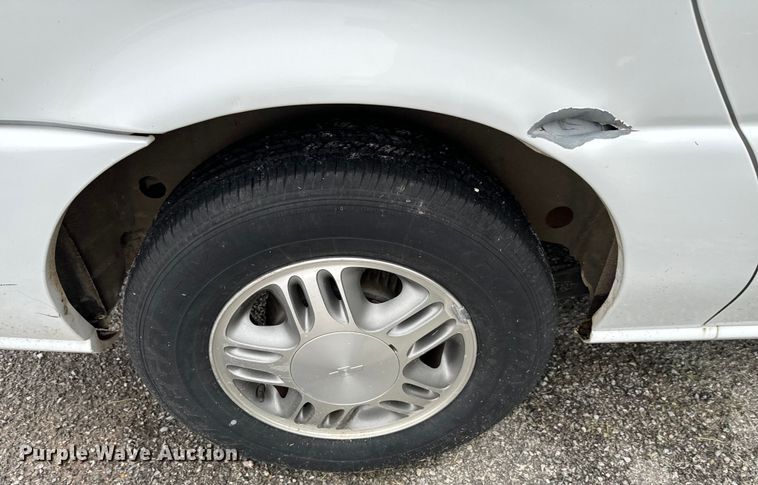 image for item EH3996 2004 Chevrolet  Venture van