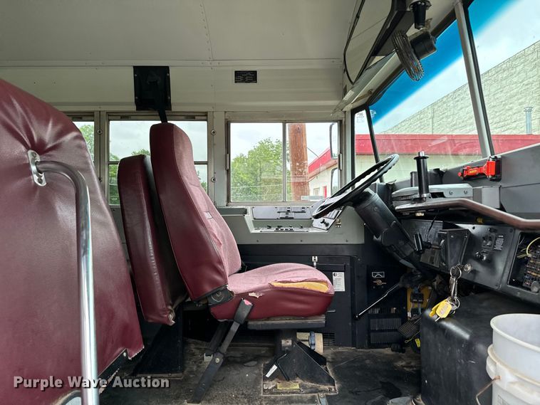 image for item EH3997 2001 International  school bus