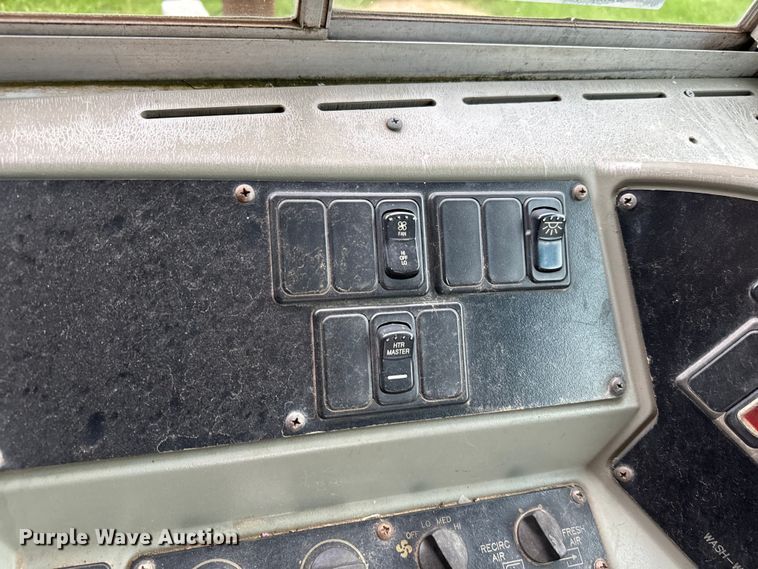 image for item EH3997 2001 International  school bus