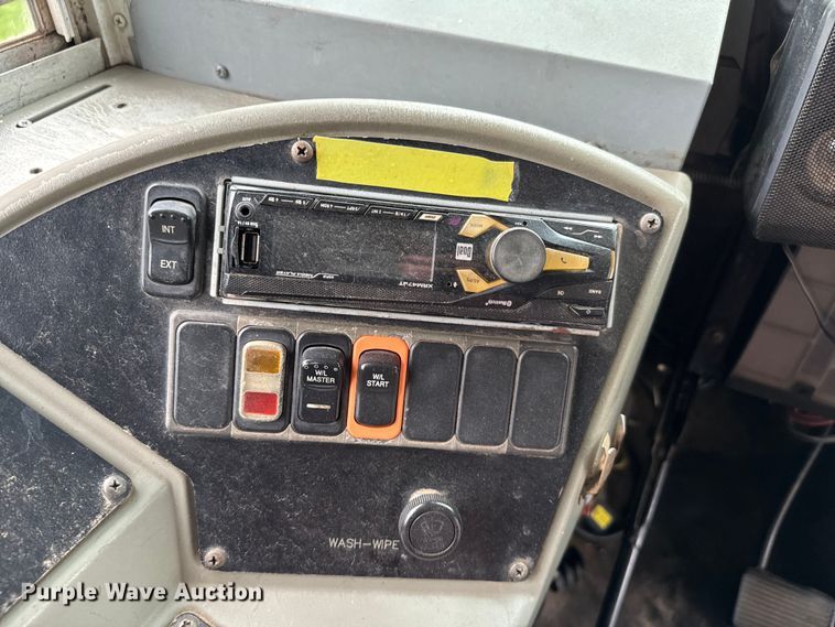 image for item EH3997 2001 International  school bus