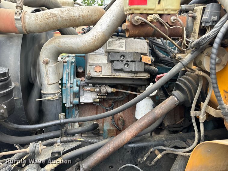 image for item EH3997 2001 International  school bus