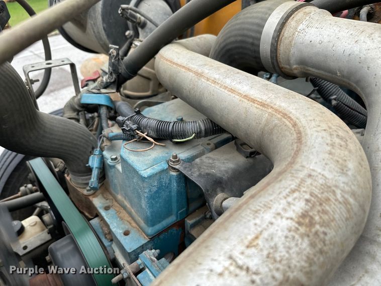 image for item EH3997 2001 International  school bus