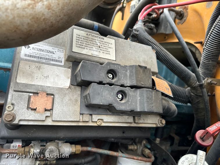 image for item EH3997 2001 International  school bus