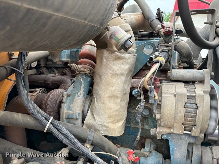 image for item EH3997 2001 International  school bus