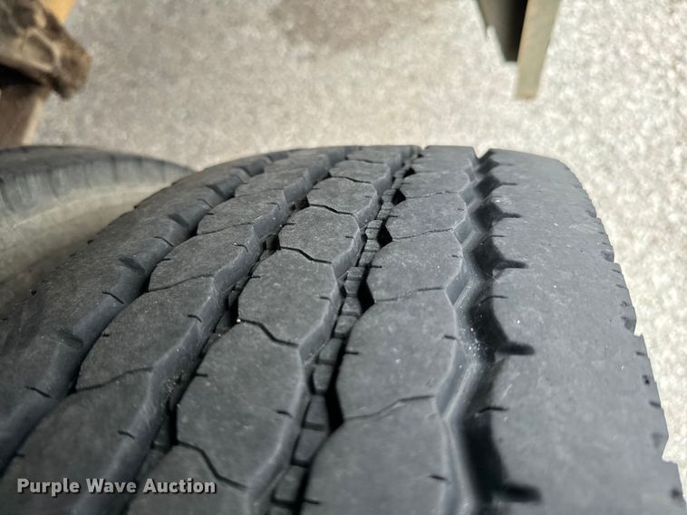 image for item EH3997 2001 International  school bus