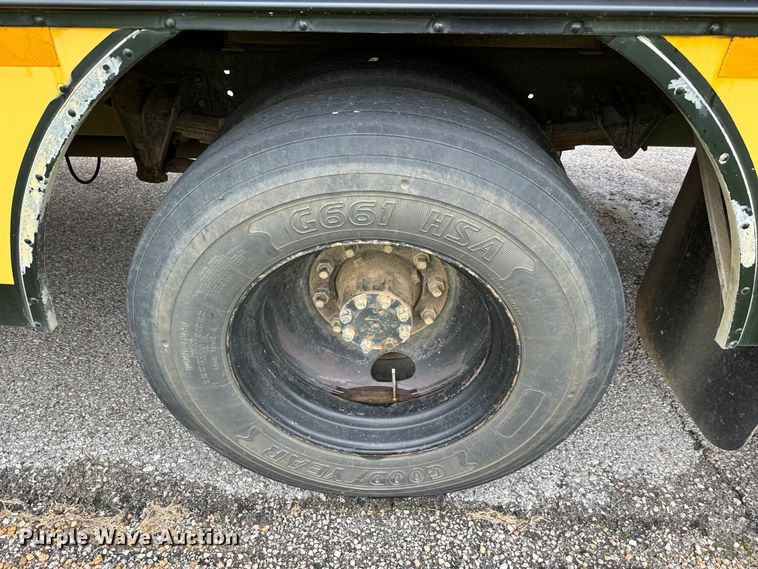 image for item EH3997 2001 International  school bus