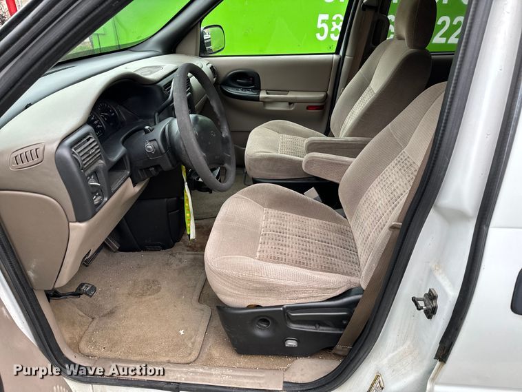 image for item EH3998 2004 Chevrolet  Venture van