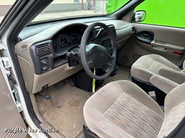 image for item EH3998 2004 Chevrolet  Venture van