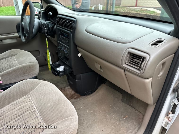 image for item EH3998 2004 Chevrolet  Venture van