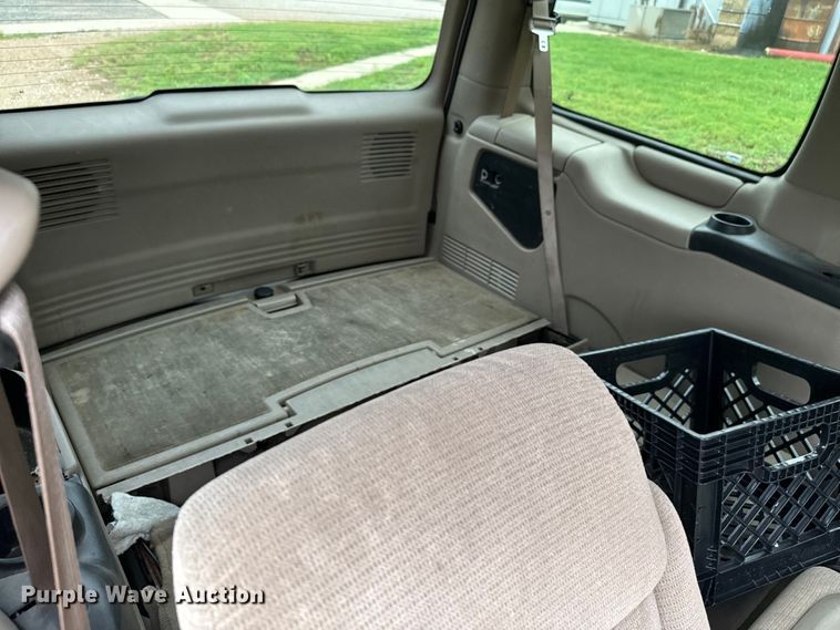 image for item EH3998 2004 Chevrolet  Venture van