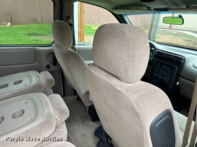 image for item EH3998 2004 Chevrolet  Venture van