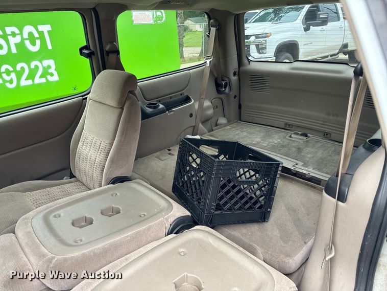 image for item EH3998 2004 Chevrolet  Venture van