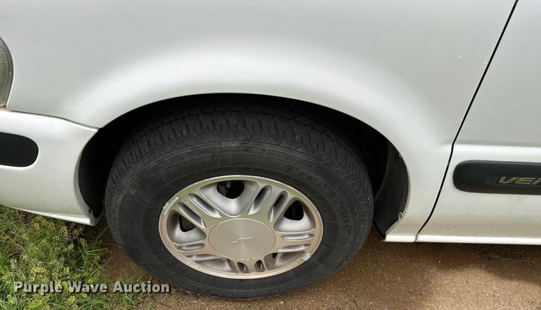image for item EH3998 2004 Chevrolet  Venture van