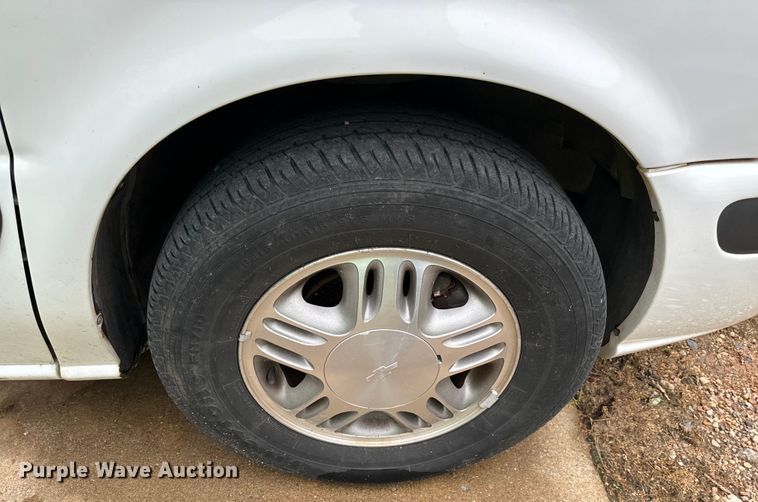 image for item EH3998 2004 Chevrolet  Venture van