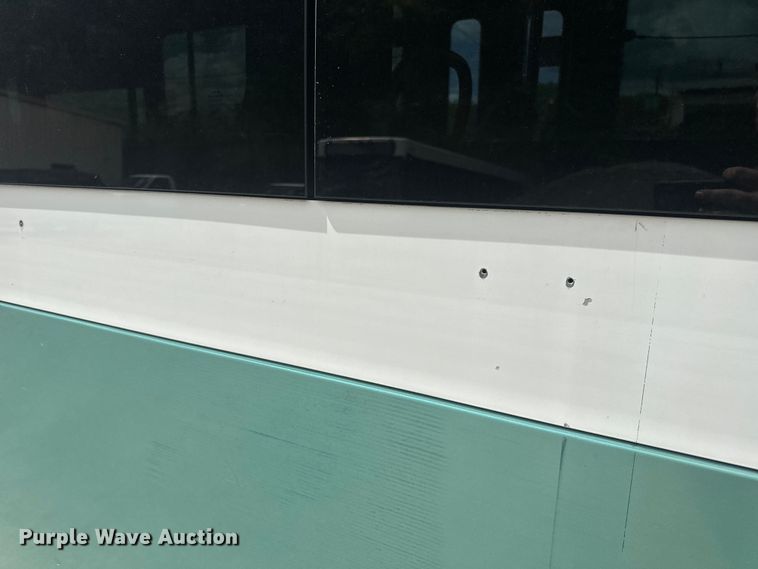 image for item EH6774 2006 Gillig G29B102N4 transit bus