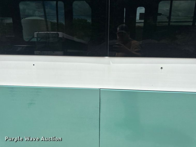 image for item EH6774 2006 Gillig G29B102N4 transit bus