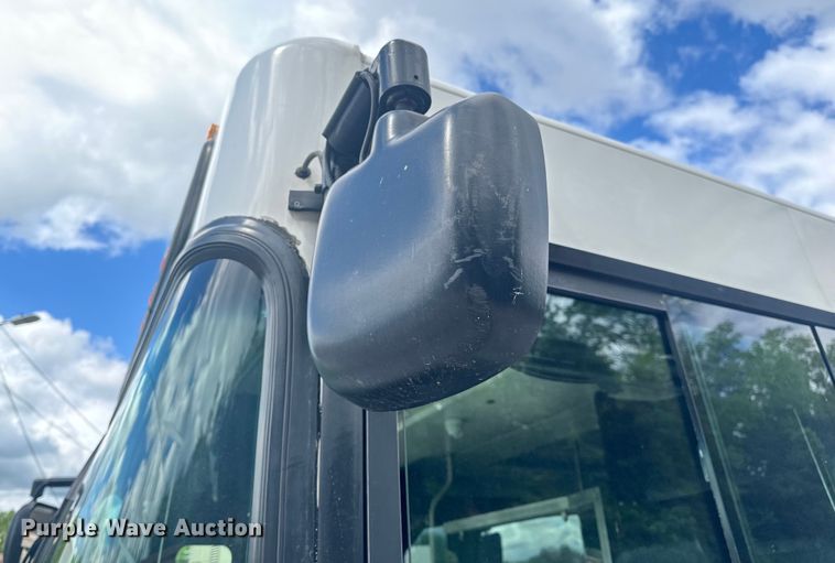 image for item EH6774 2006 Gillig G29B102N4 transit bus