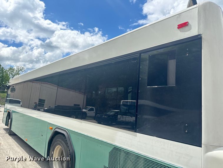 image for item EH6774 2006 Gillig G29B102N4 transit bus