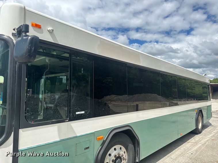 image for item EH6774 2006 Gillig G29B102N4 transit bus