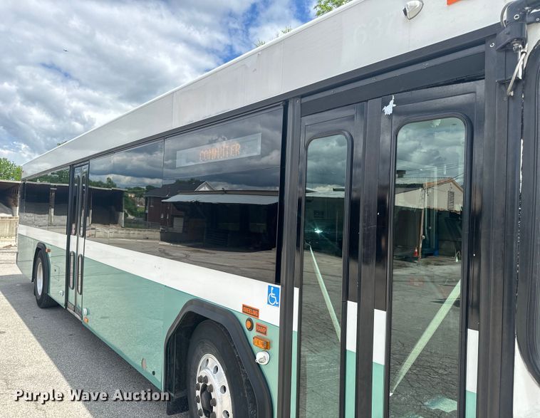 image for item EH6774 2006 Gillig G29B102N4 transit bus