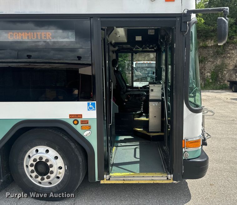 image for item EH6774 2006 Gillig G29B102N4 transit bus