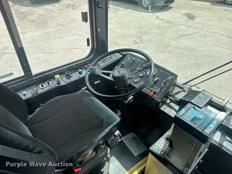 image for item EH6774 2006 Gillig G29B102N4 transit bus