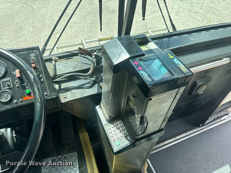 image for item EH6774 2006 Gillig G29B102N4 transit bus