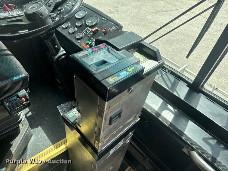 image for item EH6774 2006 Gillig G29B102N4 transit bus