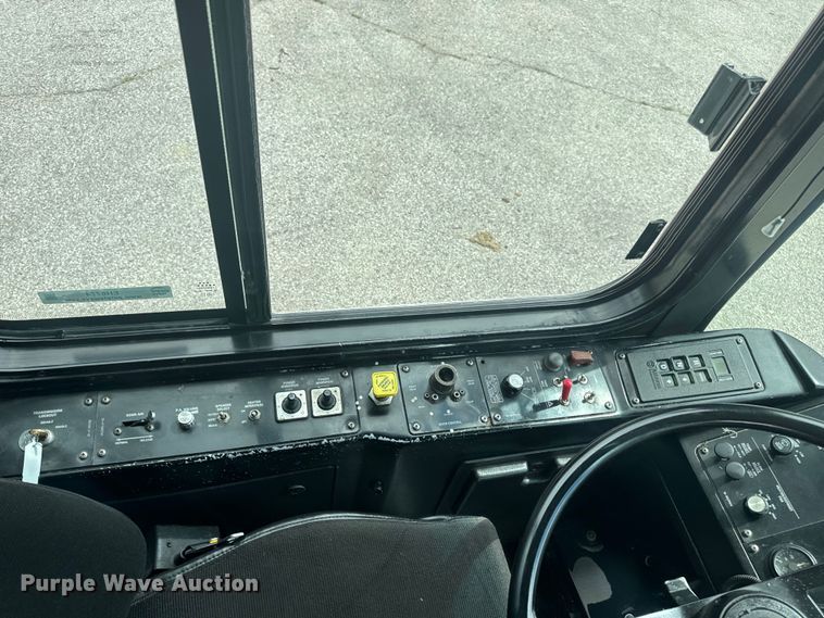 image for item EH6774 2006 Gillig G29B102N4 transit bus