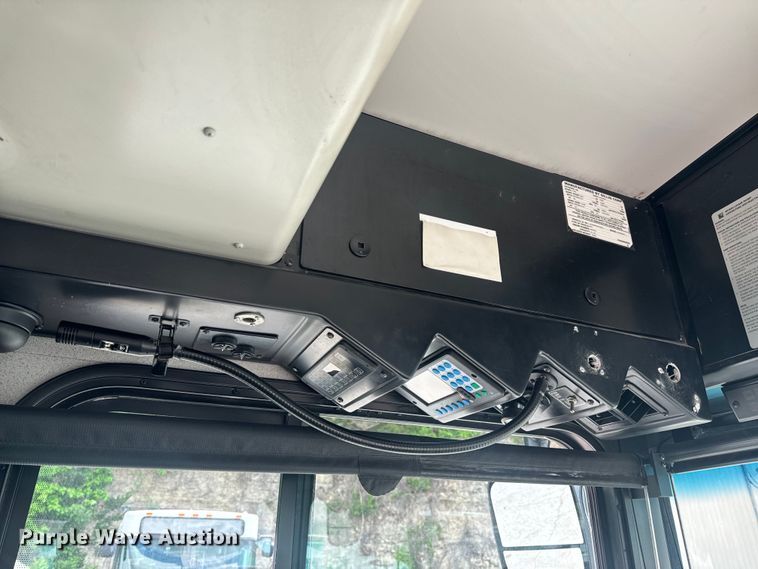 image for item EH6774 2006 Gillig G29B102N4 transit bus