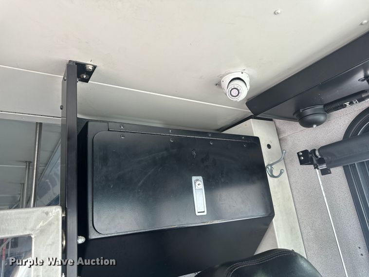 image for item EH6774 2006 Gillig G29B102N4 transit bus