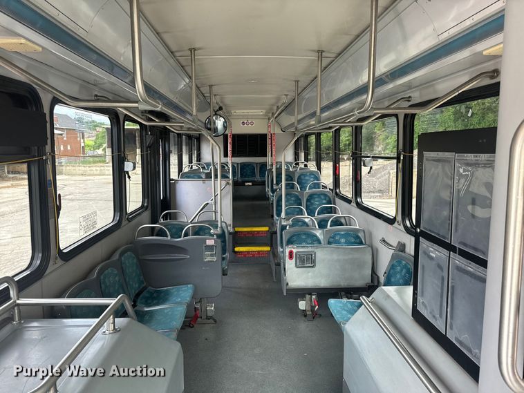 image for item EH6774 2006 Gillig G29B102N4 transit bus