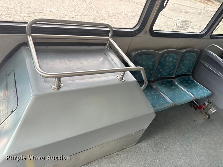 image for item EH6774 2006 Gillig G29B102N4 transit bus