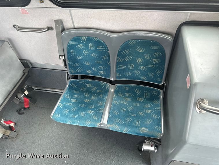 image for item EH6774 2006 Gillig G29B102N4 transit bus