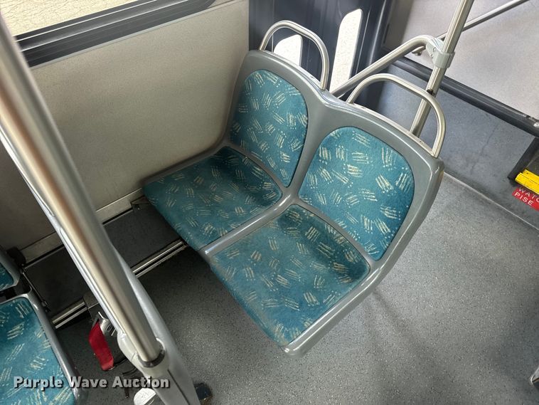 image for item EH6774 2006 Gillig G29B102N4 transit bus