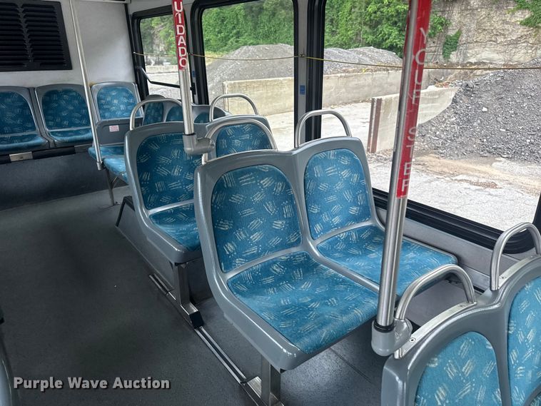 image for item EH6774 2006 Gillig G29B102N4 transit bus