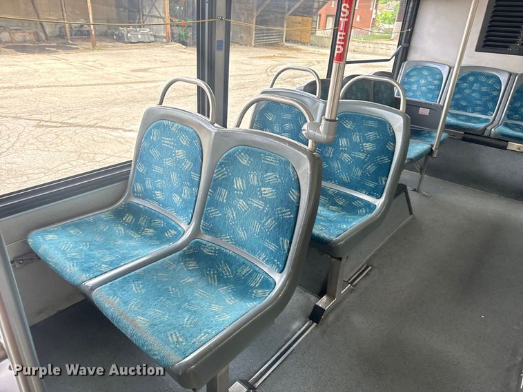 image for item EH6774 2006 Gillig G29B102N4 transit bus